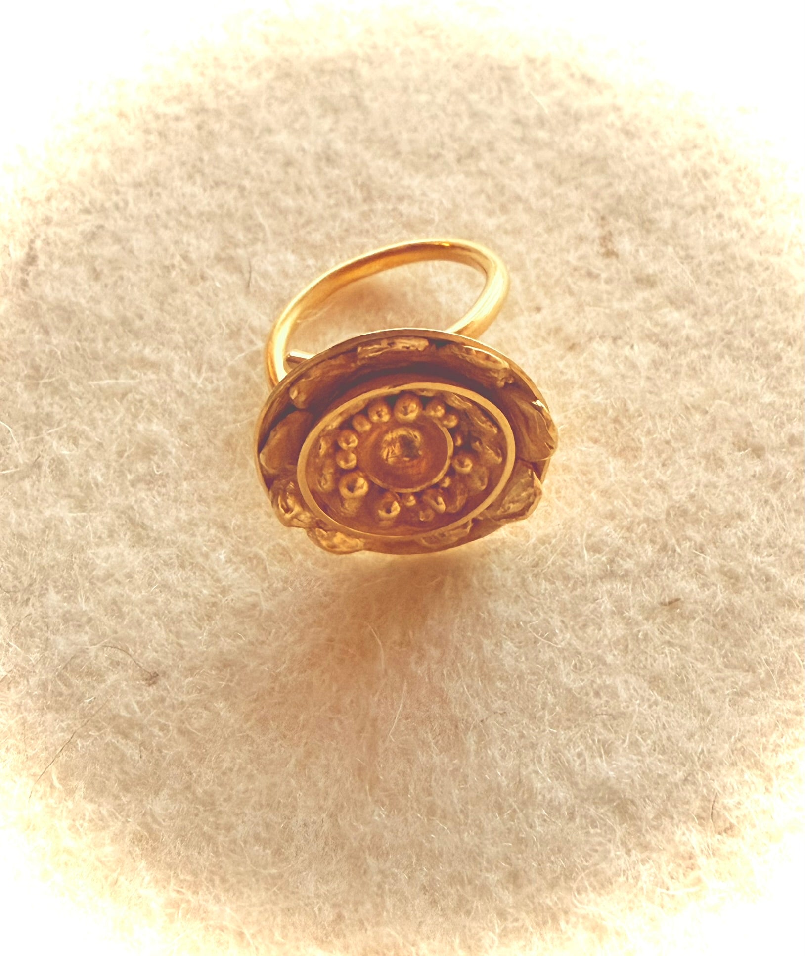 Anillo Flores IV