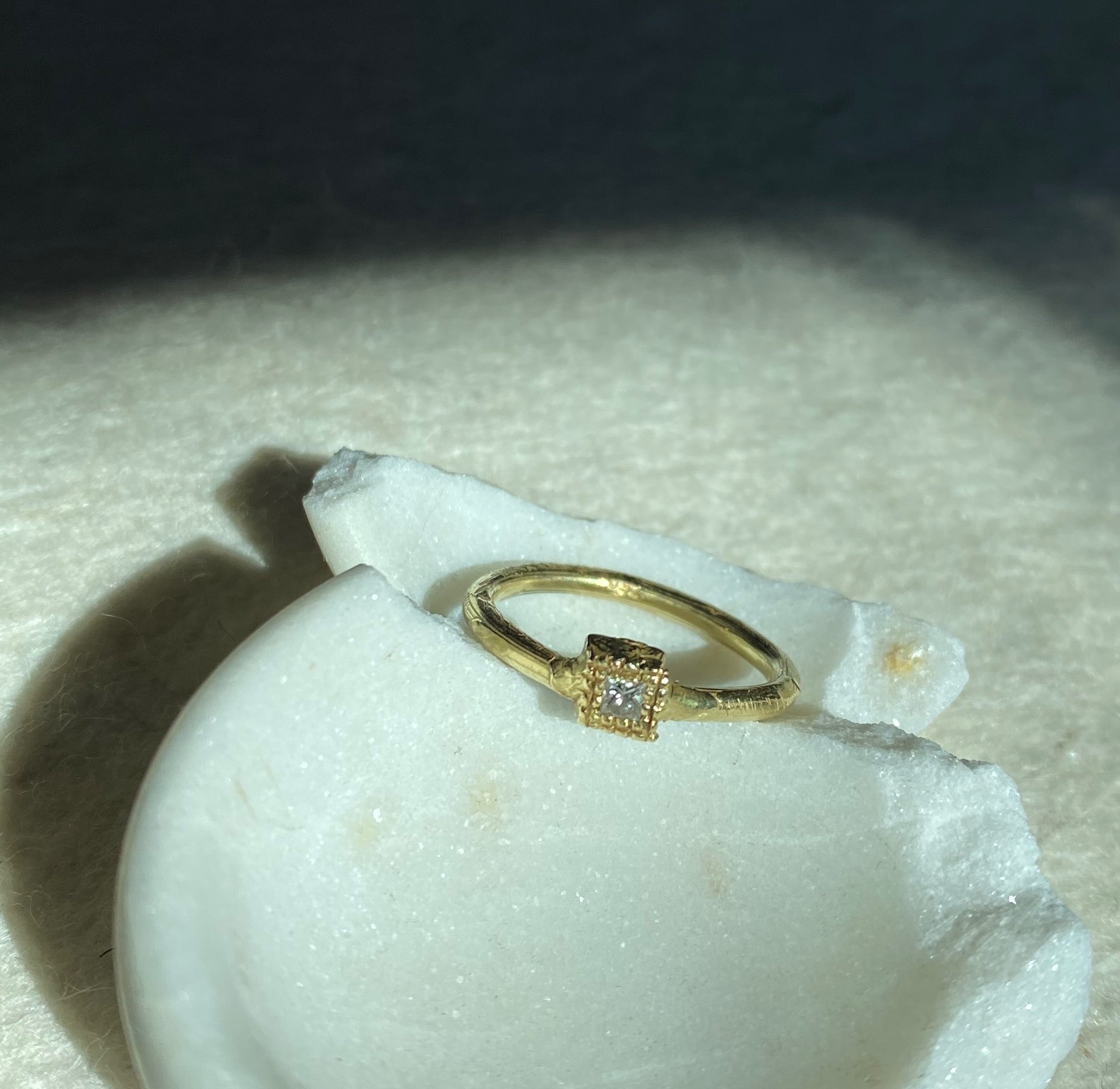 Anillo oro y diamante
