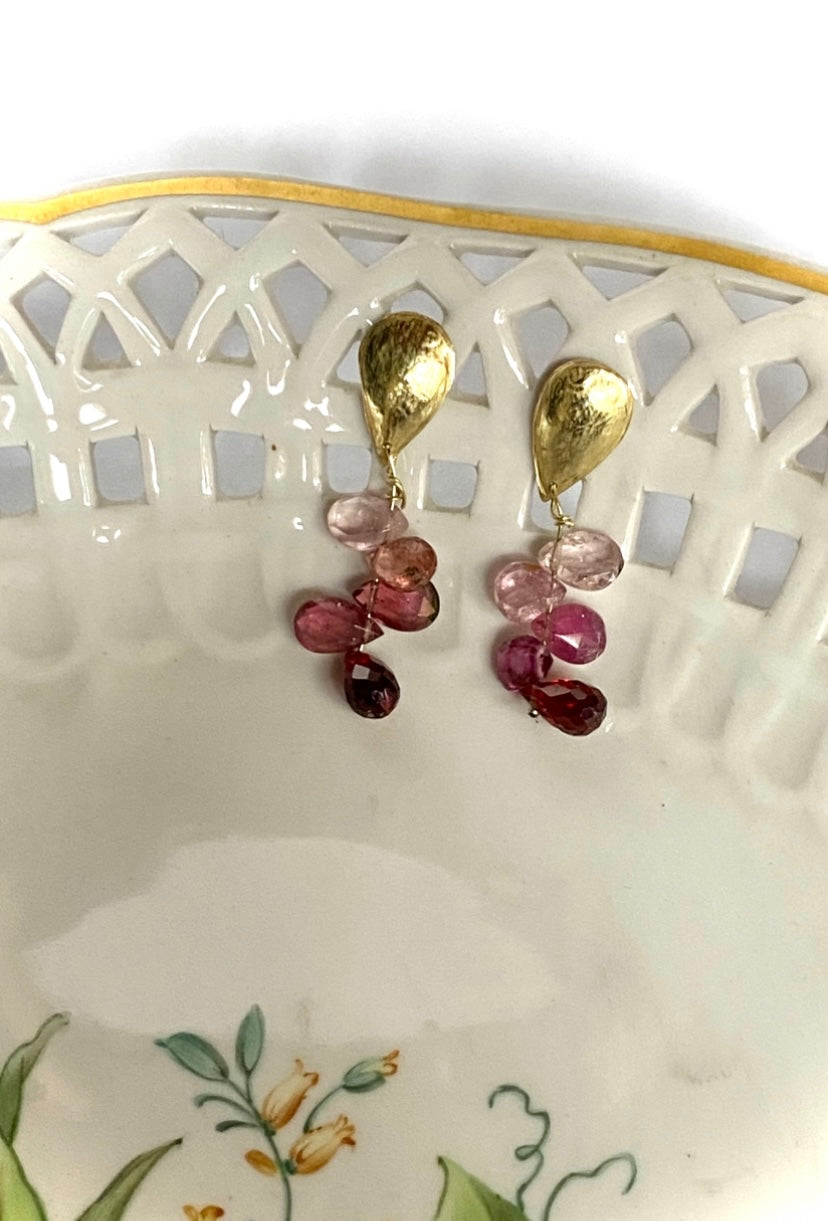 Pendiente de oro con turmalinas rosas