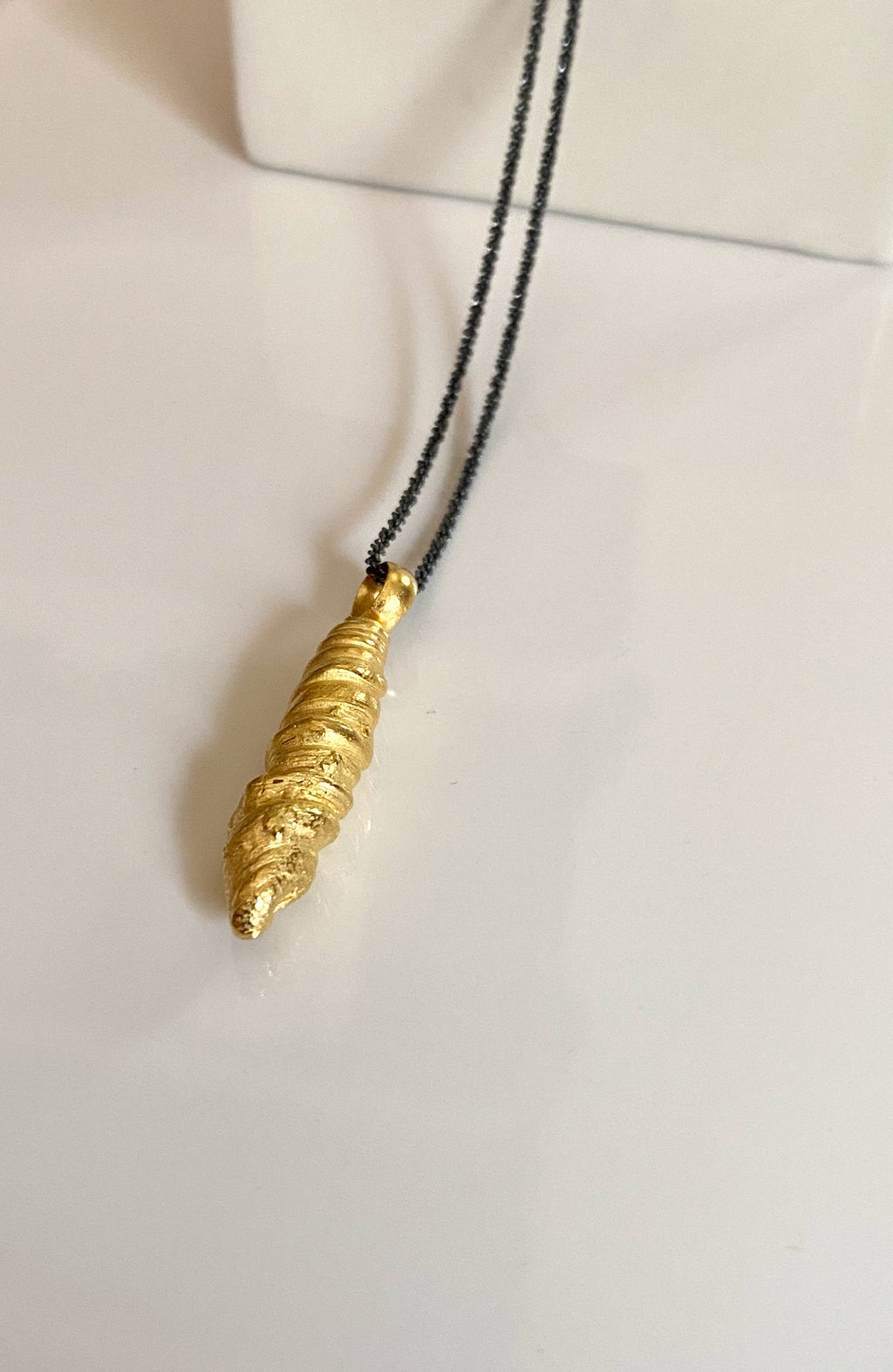 Colgante Mitsu dorado