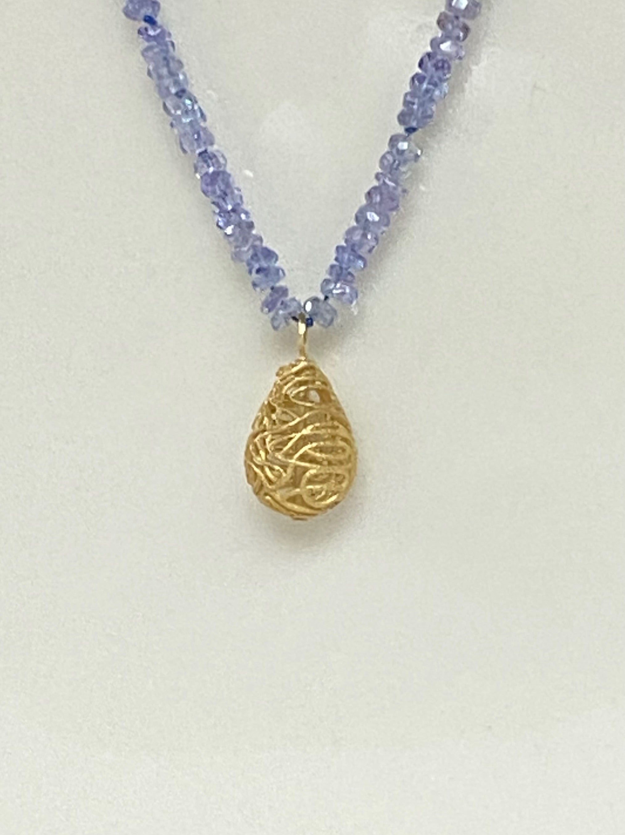 Collar tanzanita y oro